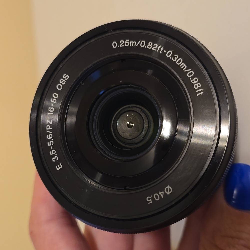Sony 16-50mm Power Zoom Lens - Picture 6 of 7